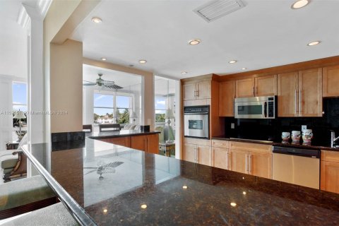 Condominio en venta en Miami Beach, Florida, 1 dormitorio, 117.06 m2 № 1180396 - foto 4