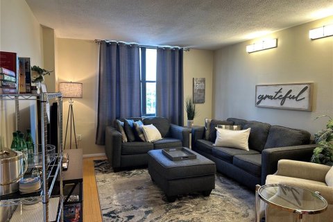 Condo in Clearwater, Florida, 1 bedroom  № 1388918 - photo 2