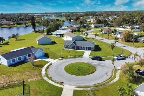 House in North Port, Florida 3 bedrooms, 122.26 sq.m. № 1408715 - photo 8