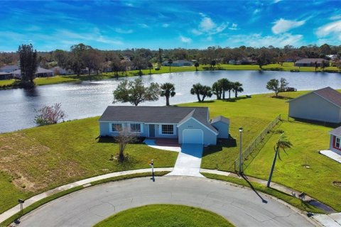 House in North Port, Florida 3 bedrooms, 122.26 sq.m. № 1408715 - photo 1