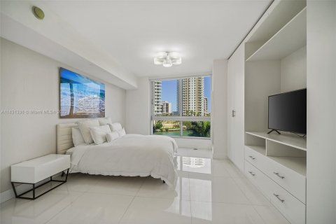 Copropriété à vendre à Miami, Floride: 2 chambres, 139.82 m2 № 657873 - photo 19