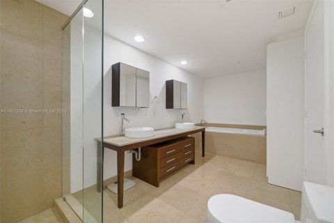 Condominio en venta en Miami, Florida, 2 dormitorios, 139.82 m2 № 657873 - foto 23