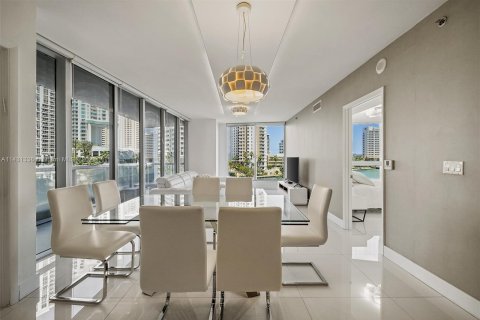 Copropriété à vendre à Miami, Floride: 2 chambres, 139.82 m2 № 657873 - photo 9