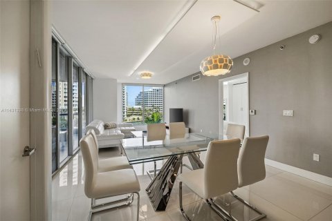 Condo in Miami, Florida, 2 bedrooms  № 657873 - photo 10