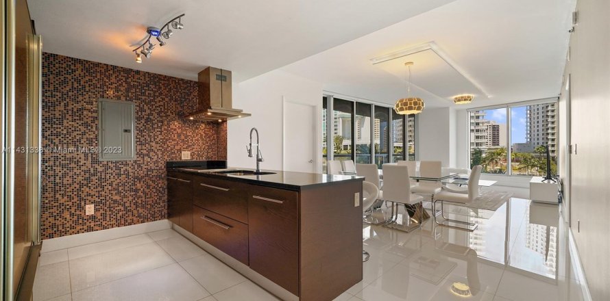 Condo à Miami, Floride, 2 chambres  № 657873