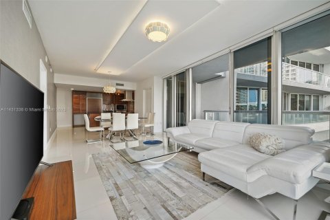 Condominio en venta en Miami, Florida, 2 dormitorios, 139.82 m2 № 657873 - foto 17