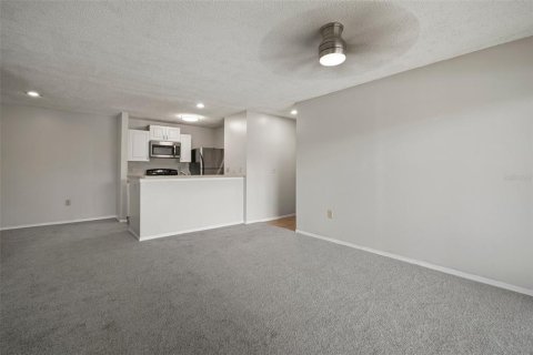 Condo in Tampa, Florida, 2 bedrooms  № 1422170 - photo 13