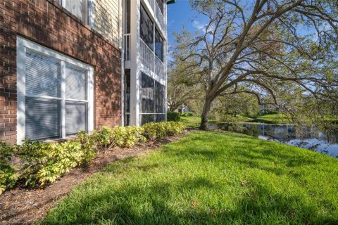 Condo in Tampa, Florida, 2 bedrooms  № 1422170 - photo 8