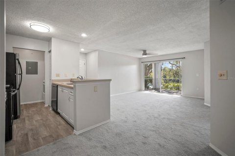 Condo in Tampa, Florida, 2 bedrooms  № 1422170 - photo 16