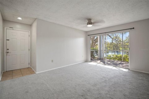 Condo in Tampa, Florida, 2 bedrooms  № 1422170 - photo 10