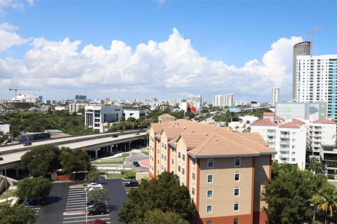 Condo in Miami, Florida, 1 bedroom  № 515341 - photo 29