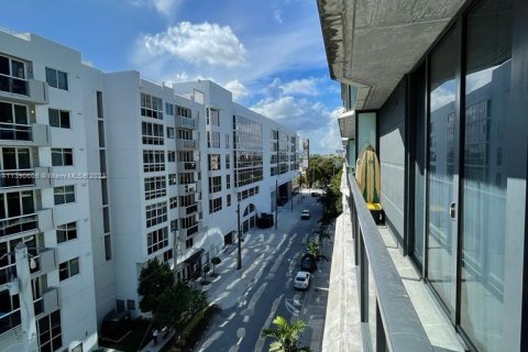 Condominio en venta en Miami, Florida, 1 dormitorio, 63.36 m2 № 515341 - foto 11