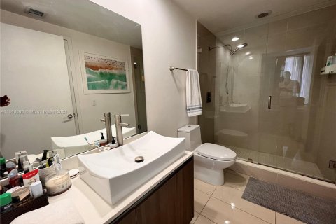 Condo in Miami, Florida, 1 bedroom  № 515341 - photo 13