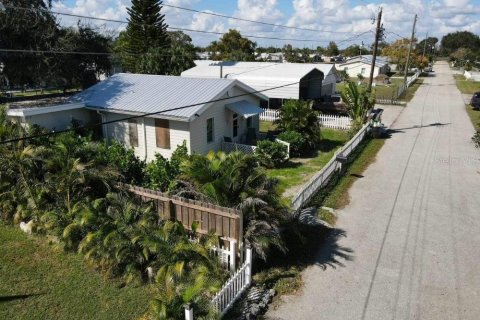 House in Okeechobee, Florida 2 bedrooms, 104.89 sq.m. № 846711 - photo 22