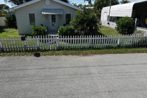 House in Okeechobee, Florida 2 bedrooms, 104.89 sq.m. № 846711 - photo 23
