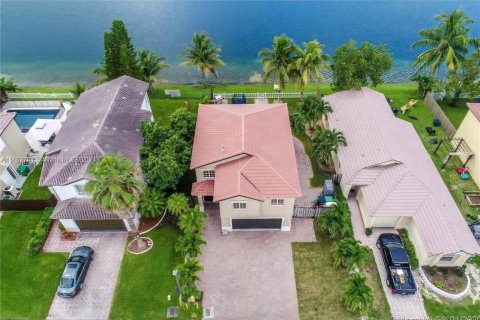 Villa ou maison à vendre à Miami, Floride: 4 chambres, 179.3 m2 № 1346014 - photo 6