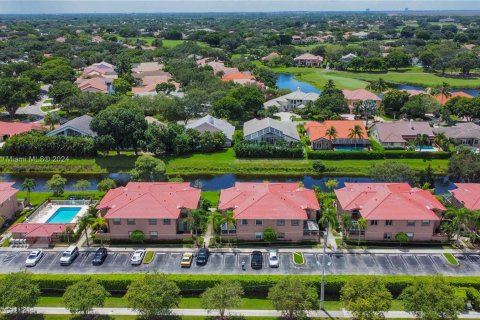 Townhouse in Coral Springs, Florida 3 bedrooms, 141.4 sq.m. № 1346009 - photo 29