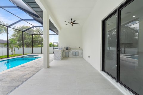 Casa en venta en Cape Coral, Florida, 4 dormitorios, 188.5 m2 № 1346010 - foto 30