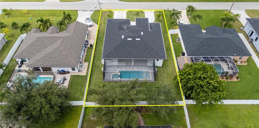 Villa ou maison à Cape Coral, Floride 4 chambres, 188.5 m2 № 1346010