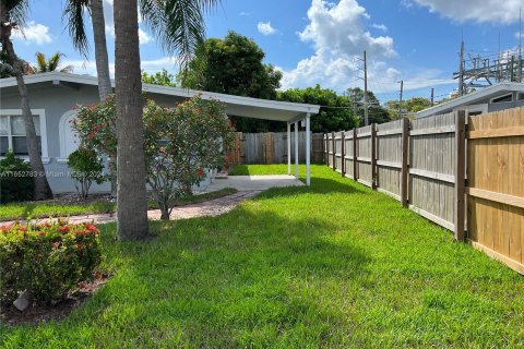 House in Boynton Beach, Florida 3 bedrooms, 101.08 sq.m. № 1346011 - photo 1