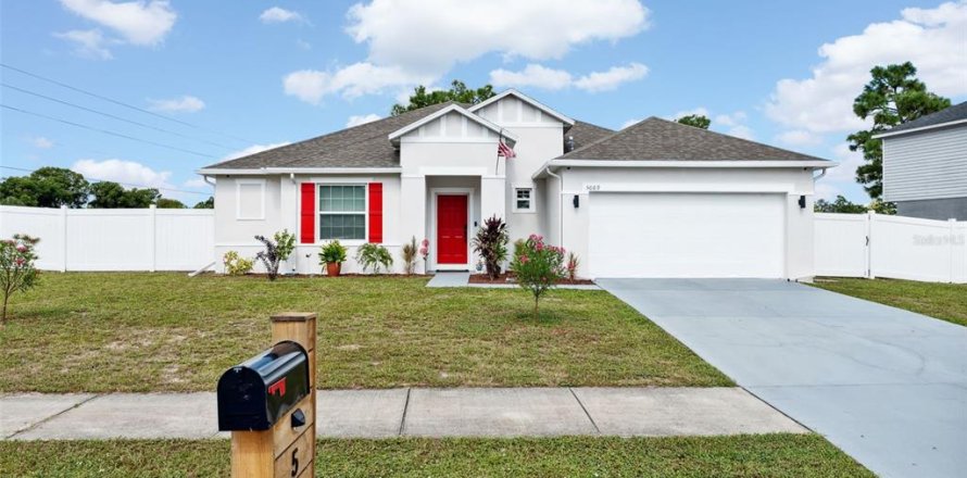 House in Spring Hill, Florida 4 bedrooms, 175.59 sq.m. № 1350101