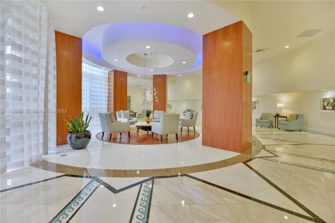 Condo in Miami Beach, Florida, 2 bedrooms  № 677354 - photo 24