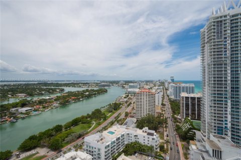 Condo in Miami Beach, Florida, 2 bedrooms  № 677354 - photo 23