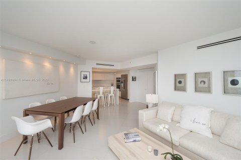 Condo in Miami Beach, Florida, 2 bedrooms  № 677354 - photo 3