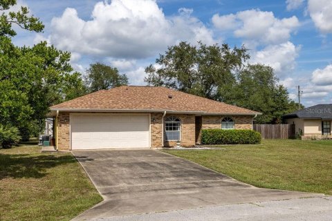 House in Deltona, Florida 3 bedrooms, 151.24 sq.m. № 1393022 - photo 1