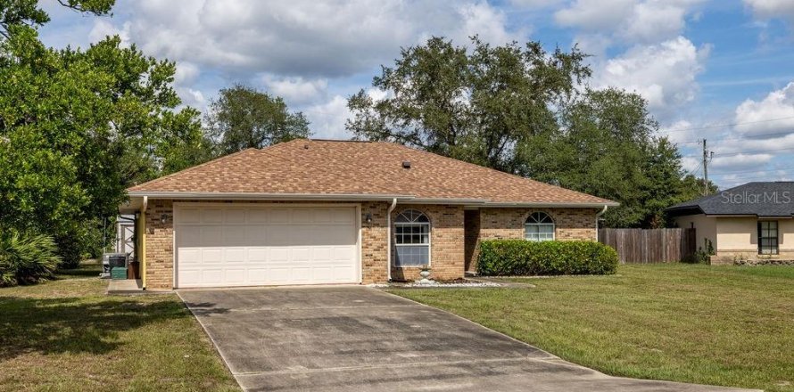 House in Deltona, Florida 3 bedrooms, 151.24 sq.m. № 1393022