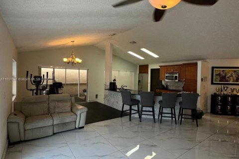 Casa en venta en Hialeah, Florida, 3 dormitorios, 133.5 m2 № 1352255 - foto 23