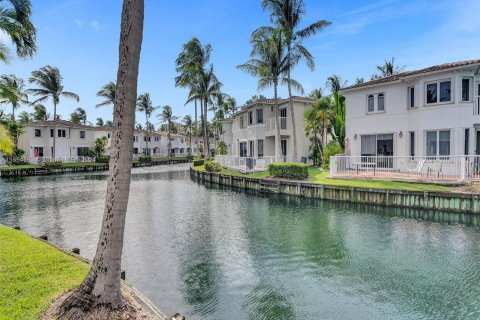 Villa ou maison à vendre à Aventura, Floride: 4 chambres, 199.28 m2 № 1351814 - photo 18