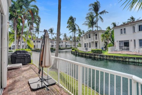 Villa ou maison à vendre à Aventura, Floride: 4 chambres, 199.28 m2 № 1351814 - photo 15