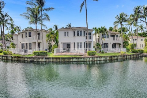 Villa ou maison à vendre à Aventura, Floride: 4 chambres, 199.28 m2 № 1351814 - photo 2