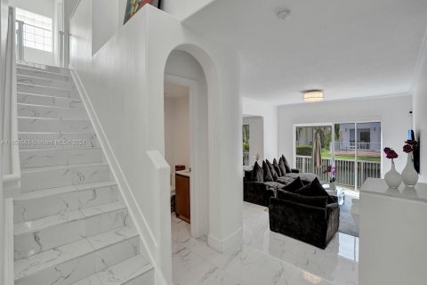 Villa ou maison à vendre à Aventura, Floride: 4 chambres, 199.28 m2 № 1351814 - photo 21