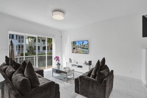 Villa ou maison à vendre à Aventura, Floride: 4 chambres, 199.28 m2 № 1351814 - photo 6