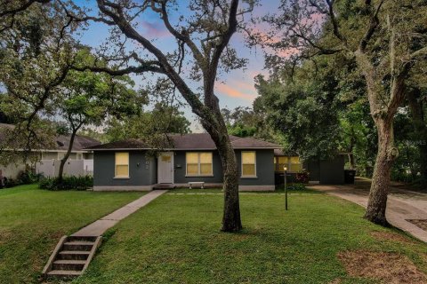 House in Lakeland, Florida 4 bedrooms, 142.42 sq.m. № 1361790 - photo 1