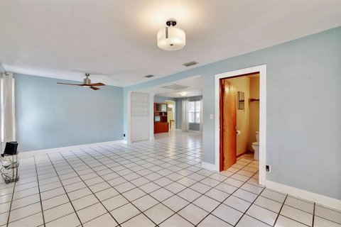 House in Lakeland, Florida 4 bedrooms, 142.42 sq.m. № 1361790 - photo 26