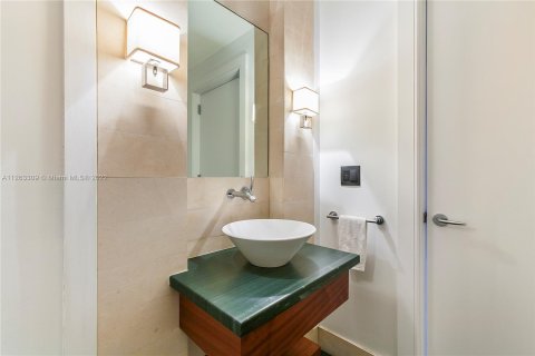 Condominio en alquiler en Bal Harbour, Florida, 1 dormitorio, 106.56 m2 № 69950 - foto 9