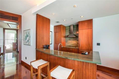 Condominio en alquiler en Bal Harbour, Florida, 1 dormitorio, 106.56 m2 № 69950 - foto 8