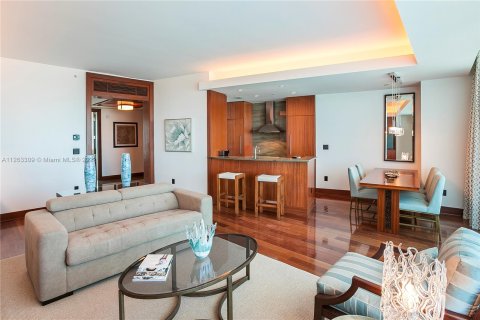 Condominio en alquiler en Bal Harbour, Florida, 1 dormitorio, 106.56 m2 № 69950 - foto 7