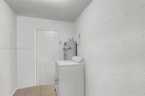 Casa en venta en Miami, Florida, 3 dormitorios, 109.16 m2 № 1390017 - foto 17