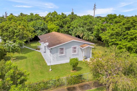 Villa ou maison à vendre à Miami, Floride: 3 chambres, 109.16 m2 № 1390017 - photo 5