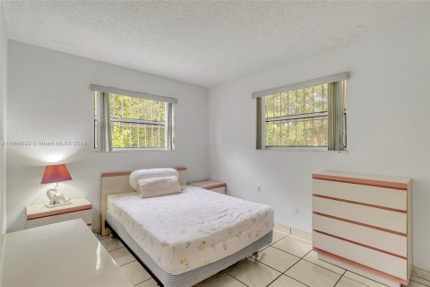 Casa en venta en Miami, Florida, 3 dormitorios, 109.16 m2 № 1390017 - foto 18