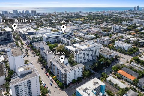 Condo in Miami Beach, Florida, 1 bedroom  № 1389925 - photo 23