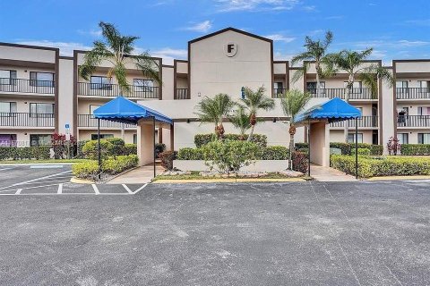 Copropriété à vendre à Tamarac, Floride: 2 chambres, 114.08 m2 № 1389974 - photo 1