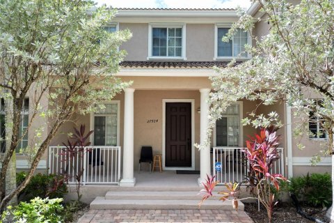 Townhouse in Homestead, Florida 2 bedrooms, 130.81 sq.m. № 1333457 - photo 1