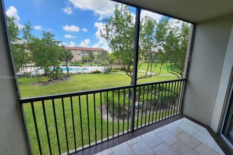 Condo in Pembroke Pines, Florida, 1 bedroom  № 1362371 - photo 2