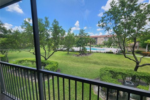 Condo in Pembroke Pines, Florida, 1 bedroom  № 1362371 - photo 1