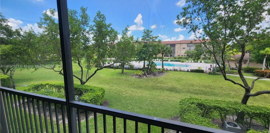 Condo in Pembroke Pines, Florida, 1 bedroom  № 1362371